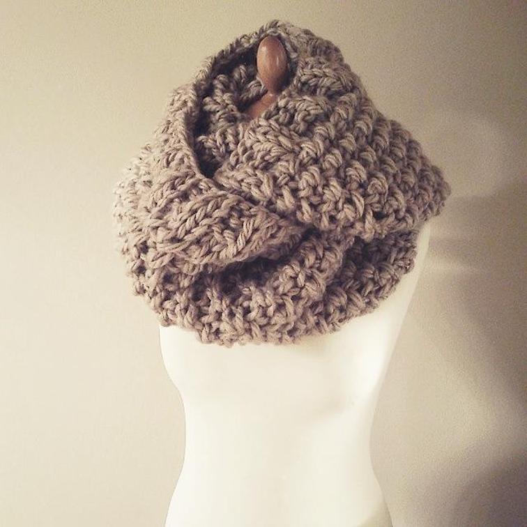 chunky infinity scarf